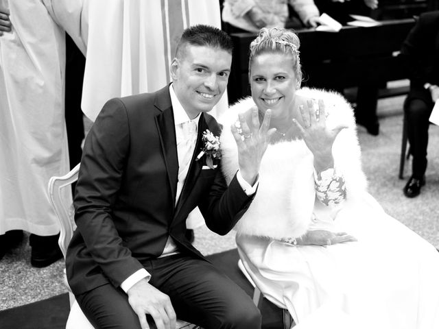 Il matrimonio di Mattia e Silvia a Brenna, Como 15