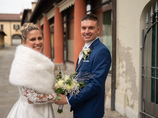 Il matrimonio di Mattia e Silvia a Brenna, Como 25