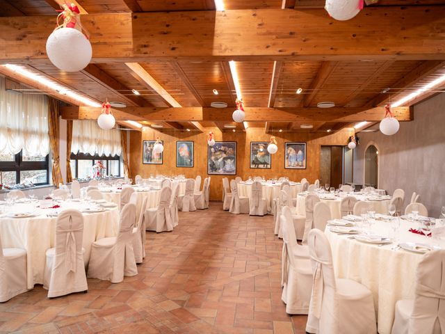 Il matrimonio di Mattia e Silvia a Brenna, Como 28
