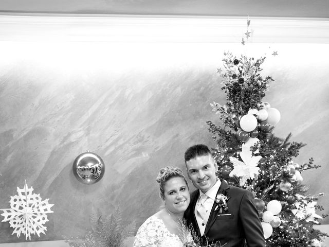 Il matrimonio di Mattia e Silvia a Brenna, Como 31