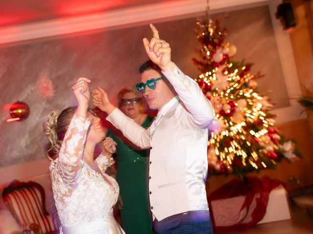 Il matrimonio di Mattia e Silvia a Brenna, Como 39