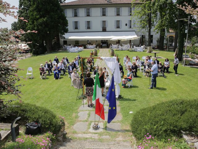 Il matrimonio di Alessio e Julia a Carnago, Varese 13