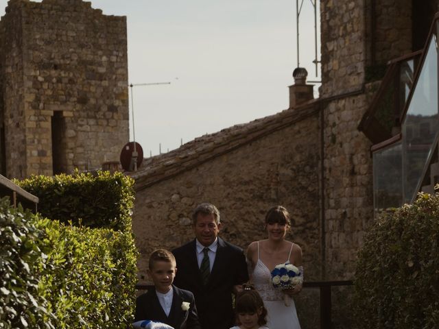 Il matrimonio di Enrico e Valentina a Monteriggioni, Siena 21