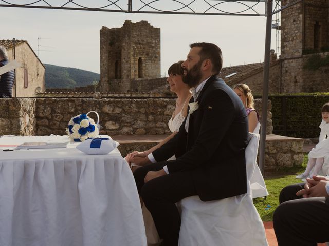 Il matrimonio di Enrico e Valentina a Monteriggioni, Siena 24