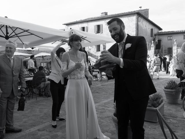 Il matrimonio di Enrico e Valentina a Monteriggioni, Siena 39