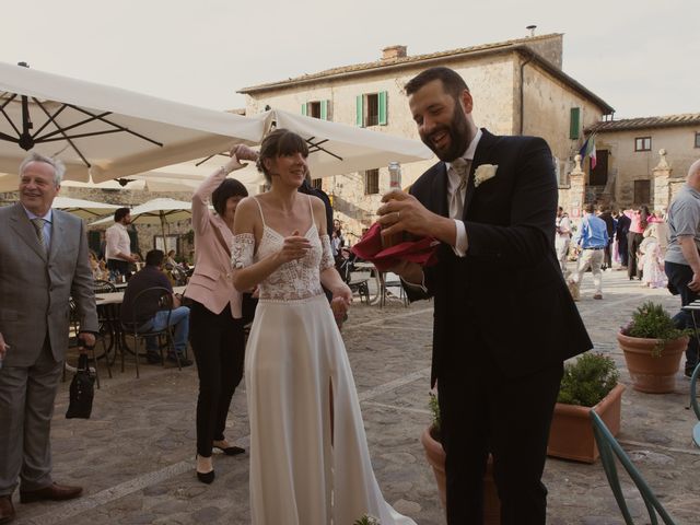Il matrimonio di Enrico e Valentina a Monteriggioni, Siena 40