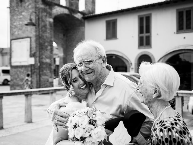 Il matrimonio di Marco e Stefania a Certosa di Pavia, Pavia 17