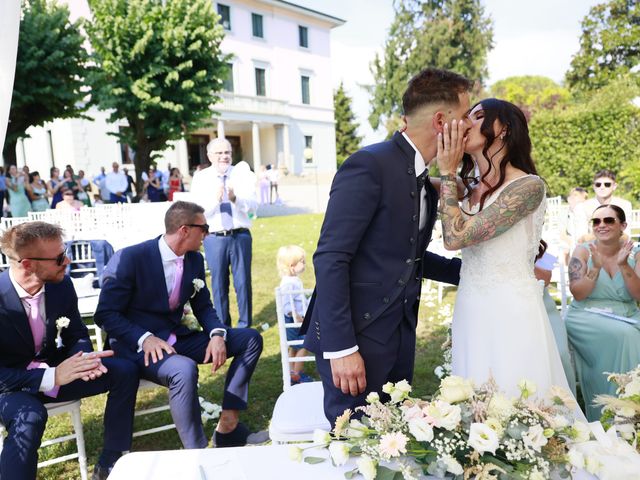 Il matrimonio di francesco e greta a Lurago Marinone, Como 25