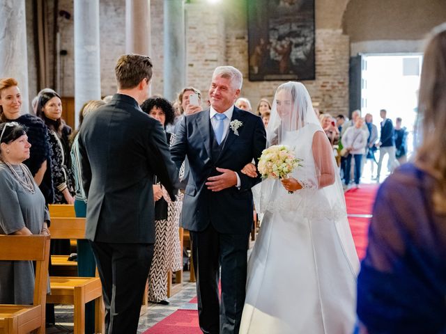 Il matrimonio di Nicola e Jasmin a Grado, Gorizia 13