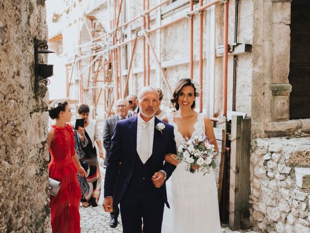 Il matrimonio di David e Alessia a Santo Stefano di Sessanio, L&apos;Aquila 14