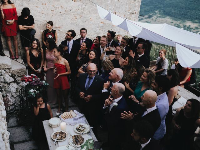 Il matrimonio di David e Alessia a Santo Stefano di Sessanio, L&apos;Aquila 32