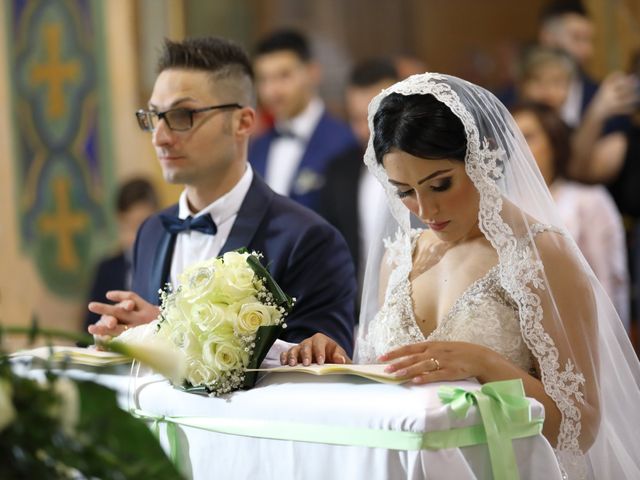 Il matrimonio di Cristian e Anna Maria a Strongoli, Crotone 30