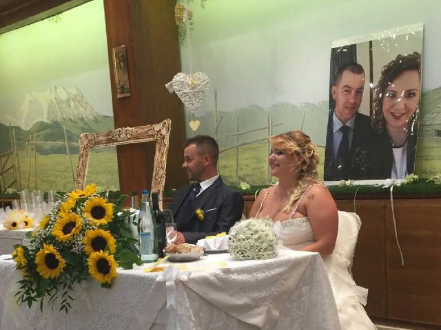 Il matrimonio di Massimiliano e Giada a Minucciano, Lucca 8