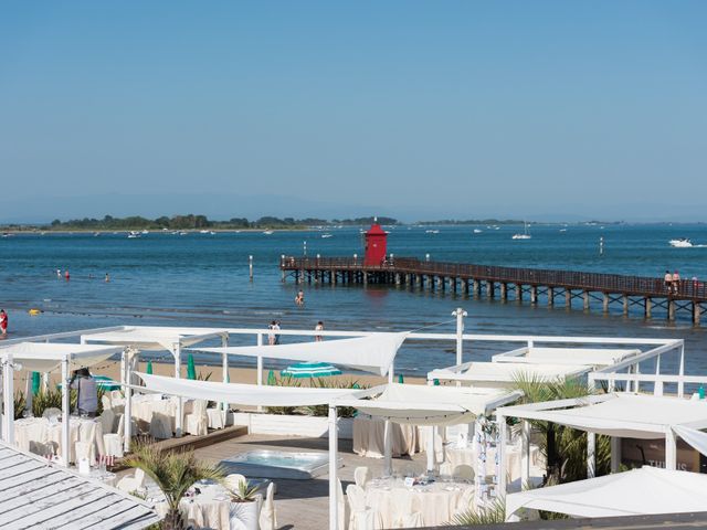 Il matrimonio di Enthony e Elisa a Lignano Sabbiadoro, Udine 9