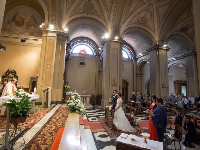 Il matrimonio di Simone e Laura a Casnate con Bernate, Como 12