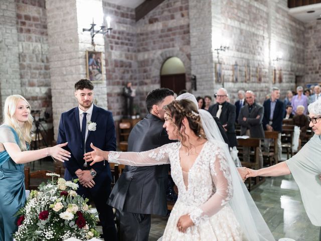 Il matrimonio di Eliza e Daniele a Gualdo Tadino, Perugia 22