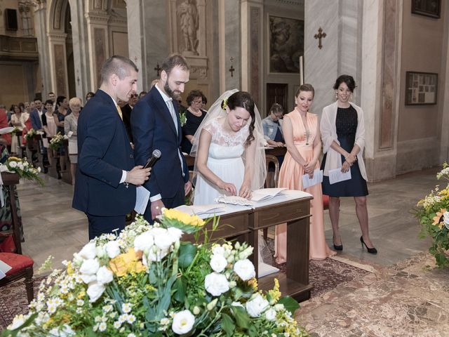 Il matrimonio di Paolo e Daniela a Carnago, Varese 11