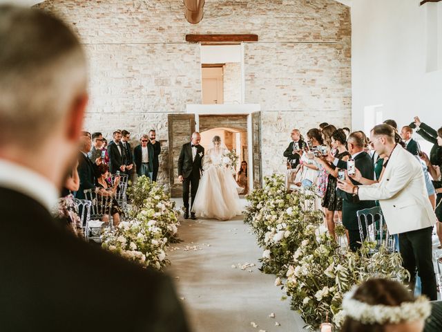 Il matrimonio di Martina e Fabio a Città Sant&apos;Angelo, Pescara 28