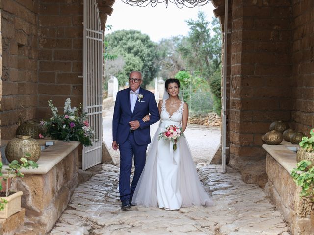 Il matrimonio di Brenda e Alessio a Lecce, Lecce 10