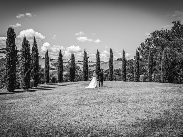 Il matrimonio di Simone e Lucia a Fossombrone, Pesaro - Urbino 99