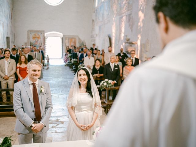 Il matrimonio di Thomas e Valentina a Ferentillo, Terni 23