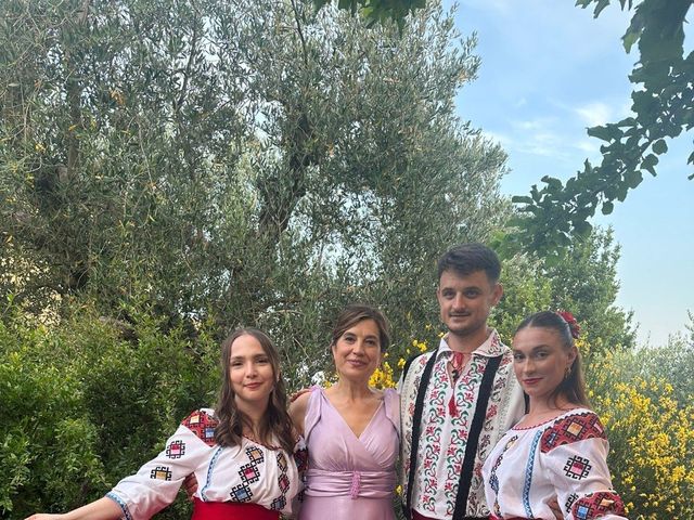 Il matrimonio di Luca e Doina a Urbania, Pesaro - Urbino 1