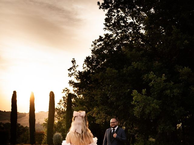 Il matrimonio di Luca e Doina a Urbania, Pesaro - Urbino 2