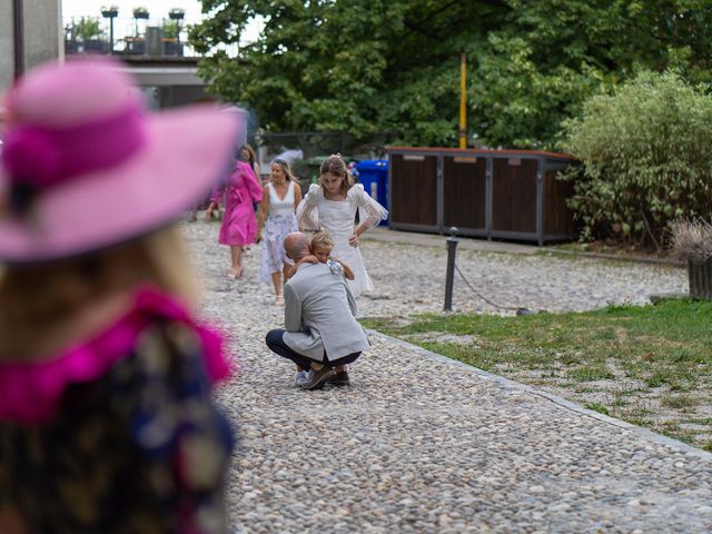 Il matrimonio di Dan e Serena a Galbiate, Lecco 11