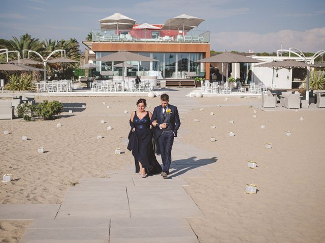 Il matrimonio di Manuel e Angelika a Viareggio, Lucca 15