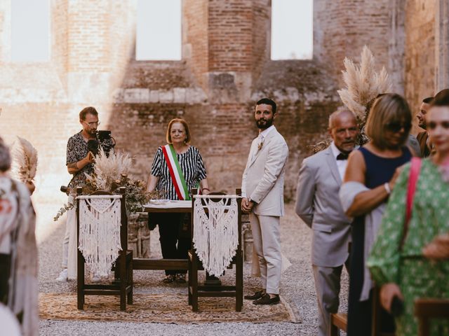 Il matrimonio di Simone e Simona a Chiusdino, Siena 52