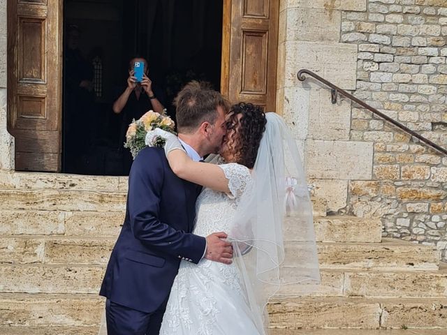 Il matrimonio di Ciro Michele Veneruso e Cristina Rossi a Sermoneta, Latina 6