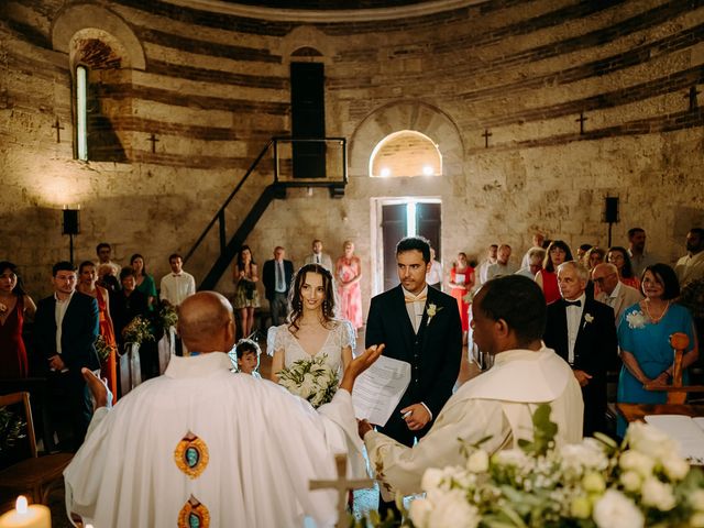 Il matrimonio di Sixtine e Walid a Chiusdino, Siena 60