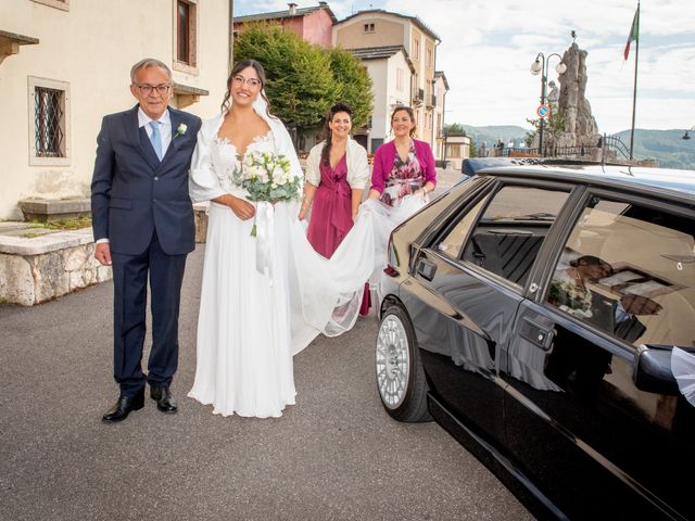 Il matrimonio di Marco e Viviana a Bosco Chiesanuova, Verona 11
