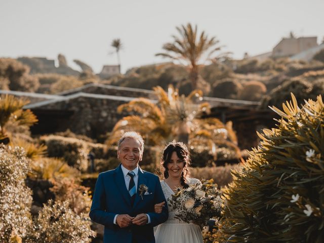 Il matrimonio di Filippo e Noemi a Pantelleria, Trapani 37