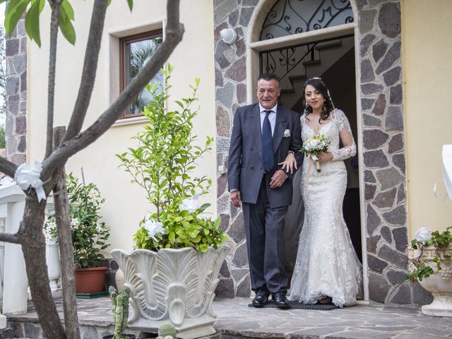 Il matrimonio di Rocco e Debora a Marina di Gioiosa Ionica, Reggio Calabria 16