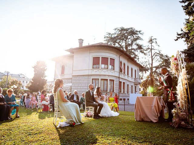 Il matrimonio di Luca e Giulia a Tradate, Varese 40