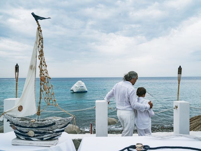 Il matrimonio di Salvatore e Katia a Lipari, Messina 15