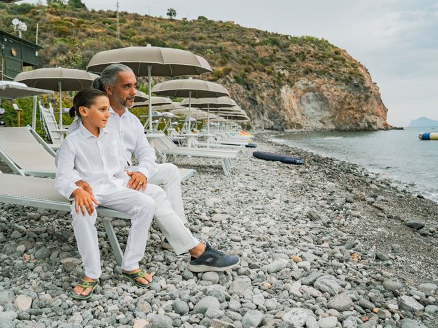 Il matrimonio di Salvatore e Katia a Lipari, Messina 16