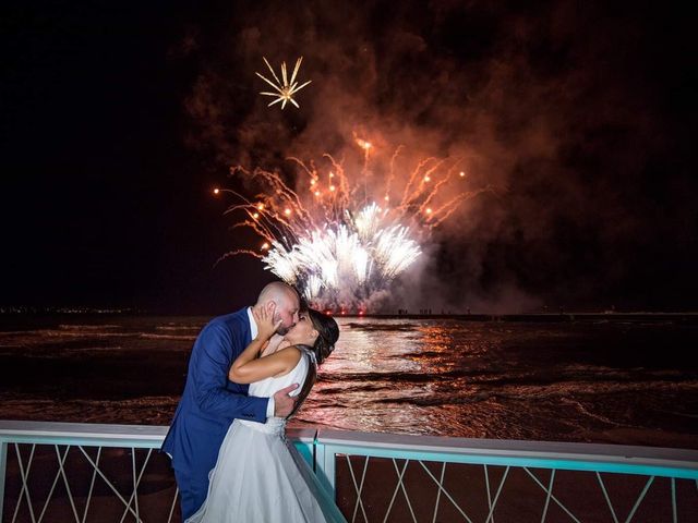 Il matrimonio di Roberto e Elena a Bacoli, Napoli 2