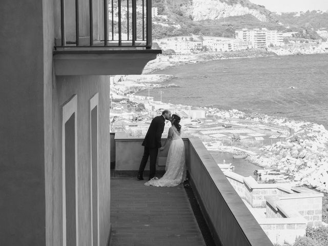 Il matrimonio di Valentina e Carmine a Pozzuoli, Napoli 19