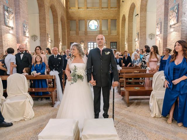 Il matrimonio di Lorenzo e Celeste a Pescara, Pescara 15
