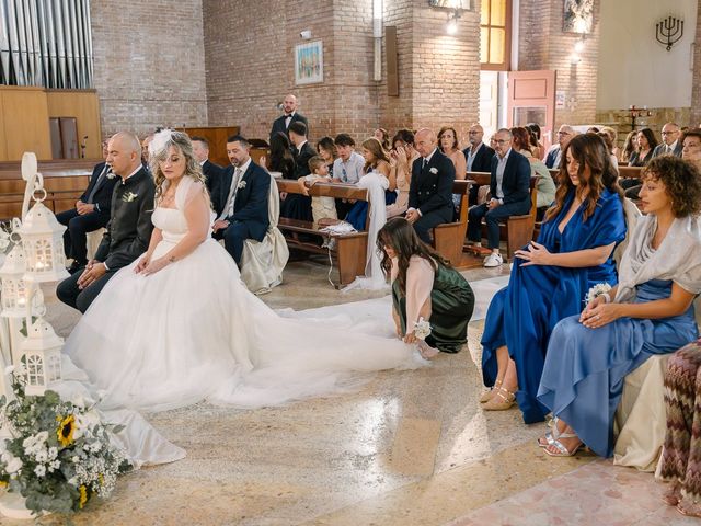 Il matrimonio di Lorenzo e Celeste a Pescara, Pescara 16