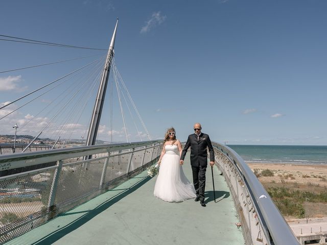 Il matrimonio di Lorenzo e Celeste a Pescara, Pescara 22