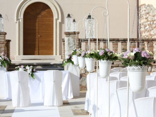 Il matrimonio di Valentina e Mattia a Padenghe sul Garda, Brescia 17