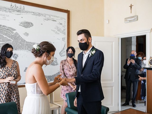 Il matrimonio di Andrea e Daniela a Santa Maria di Sala, Venezia 12