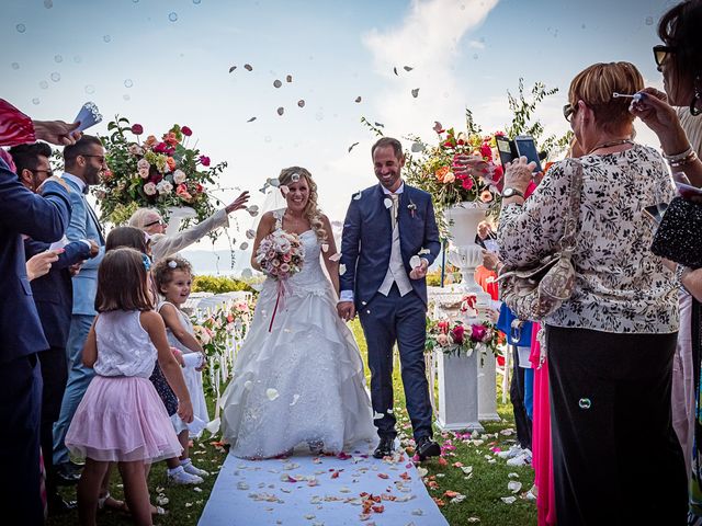 Il matrimonio di Simone e Chiara a Besozzo, Varese 23