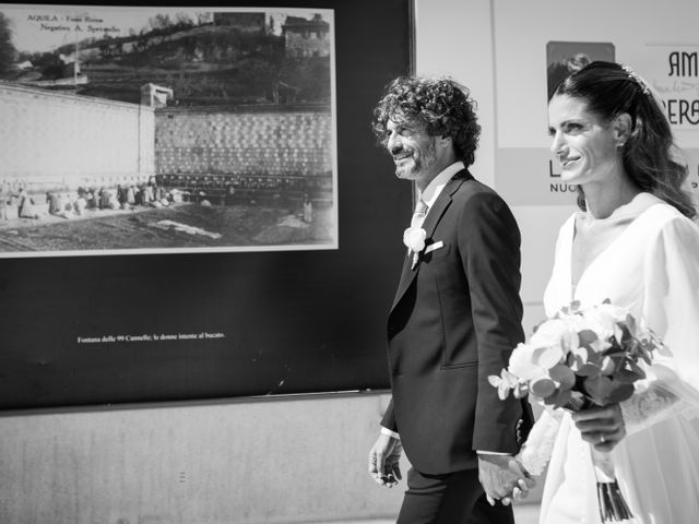 Il matrimonio di Massimiliano e Valentina  a L'Aquila, L'Aquila 32