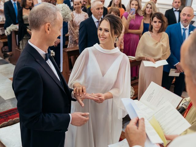 Il matrimonio di Tommaso e Viorica a Colle Umberto, Treviso 24