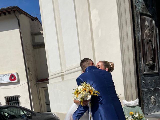 Il matrimonio di Luca  e Rebecca  a Massarosa, Lucca 16