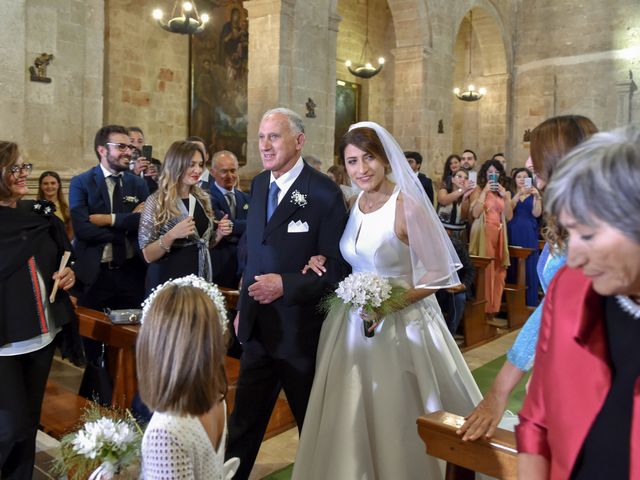 Il matrimonio di Betty e Gemy a Polignano a Mare, Bari 15